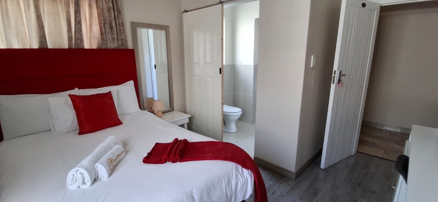 8 Bedroom Property for Sale in Southernwood Eastern Cape
